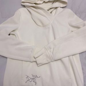 Arc’teryx hoodie women’s size medium